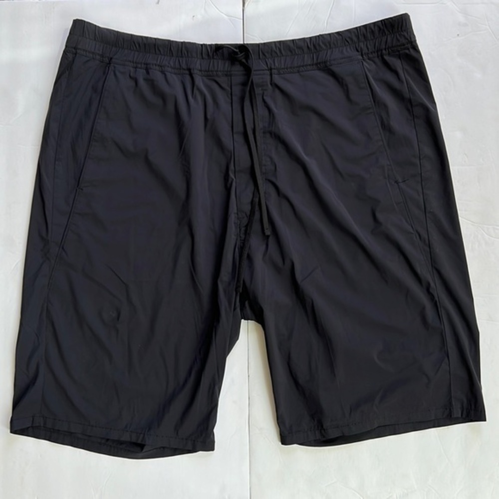 Vince Mens nylon front button fly drawstring shorts